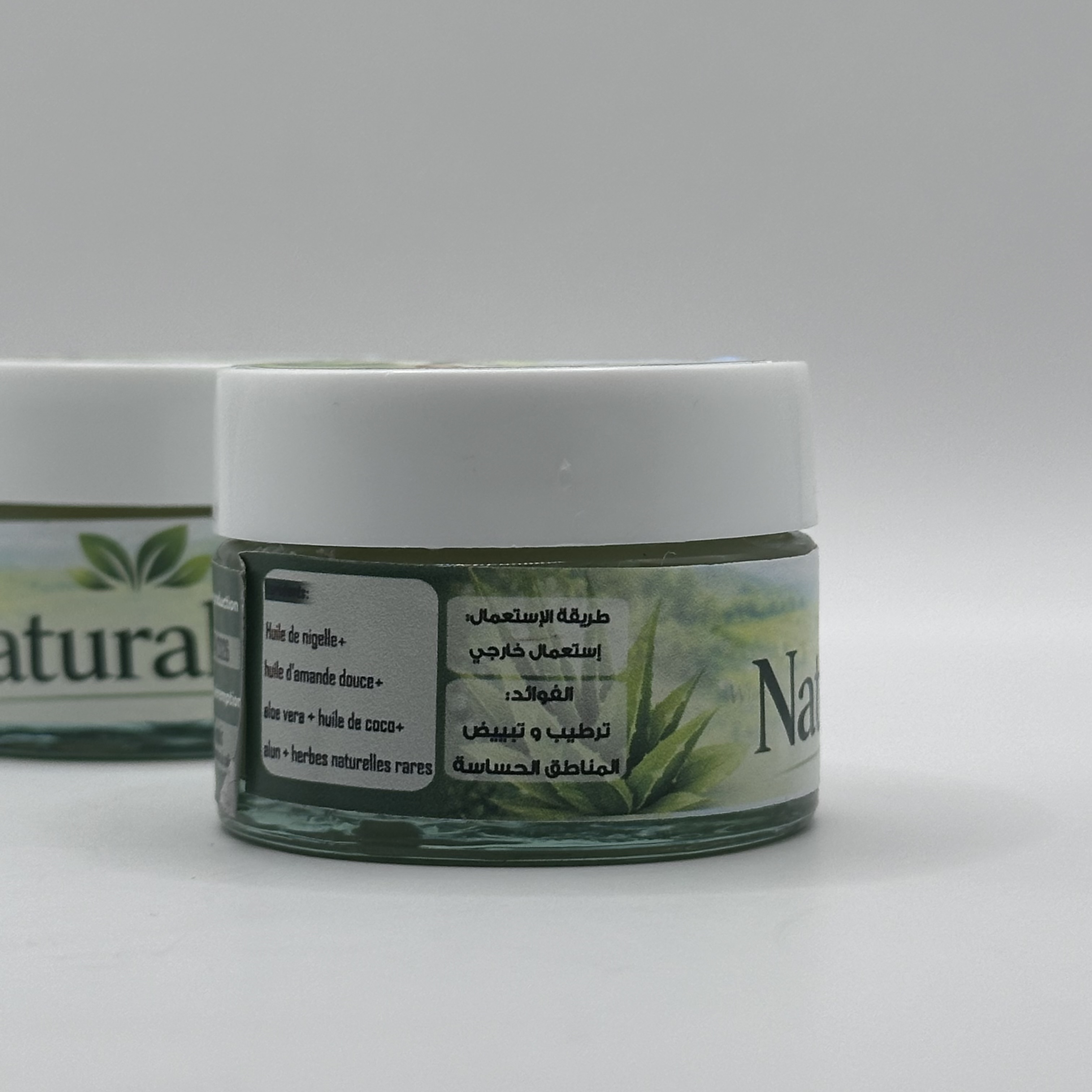 Naturaluxe – Crème Éclaircissante & Hydratante Zones Sensibles