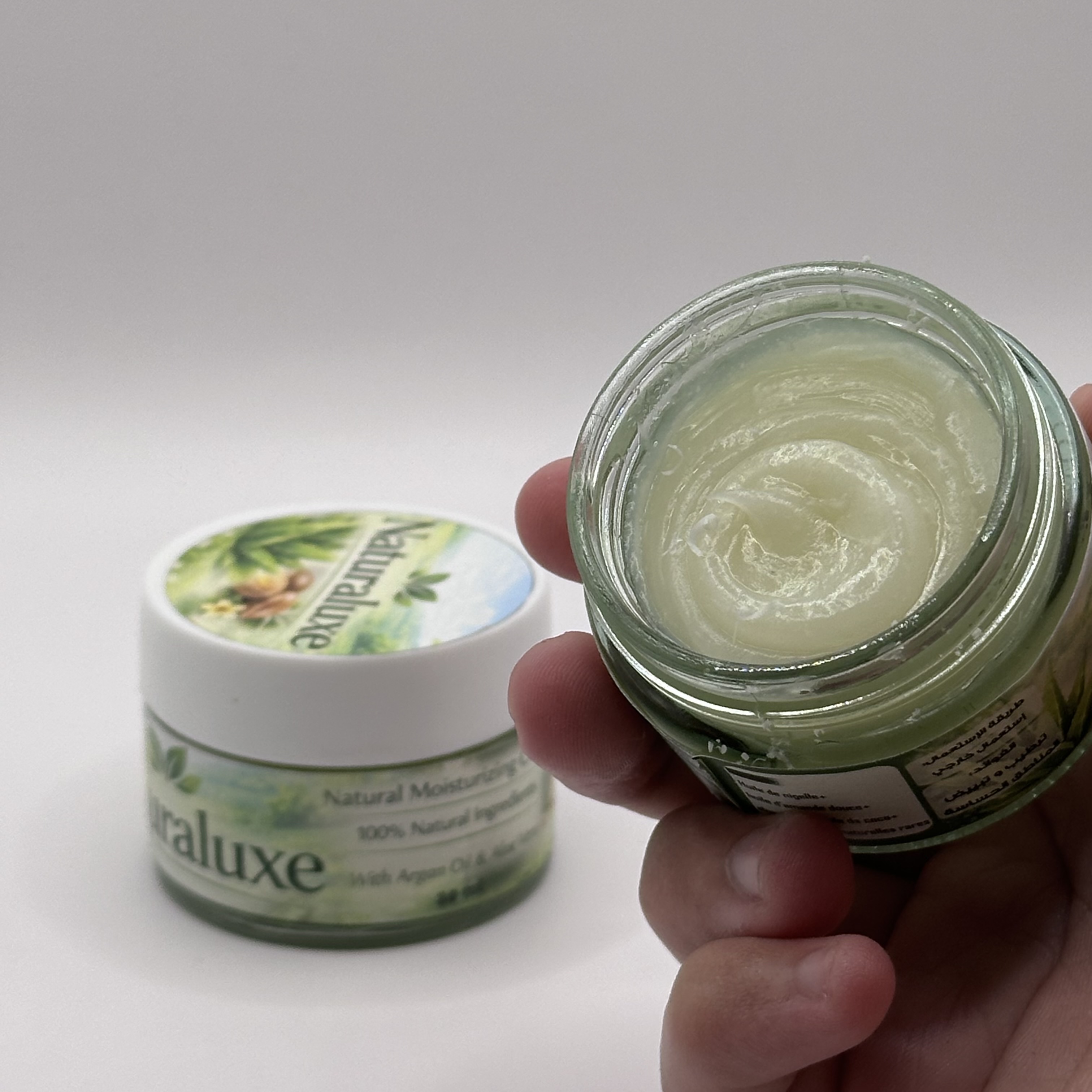 Naturaluxe – Crème Éclaircissante & Hydratante Zones Sensibles