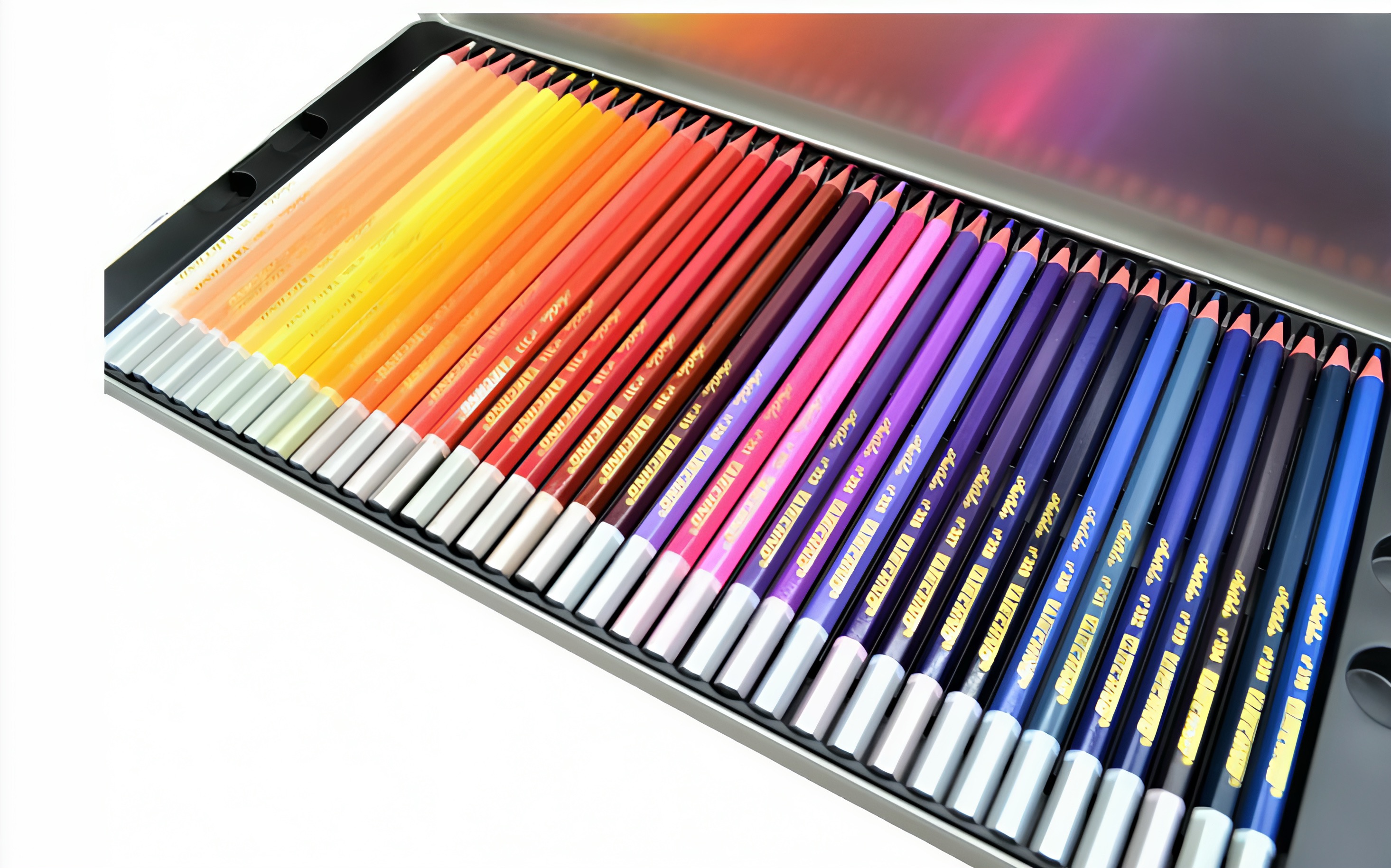 BOITE DE 72 CRAYONS DE COULEUR ART COLOR -TECHNO-