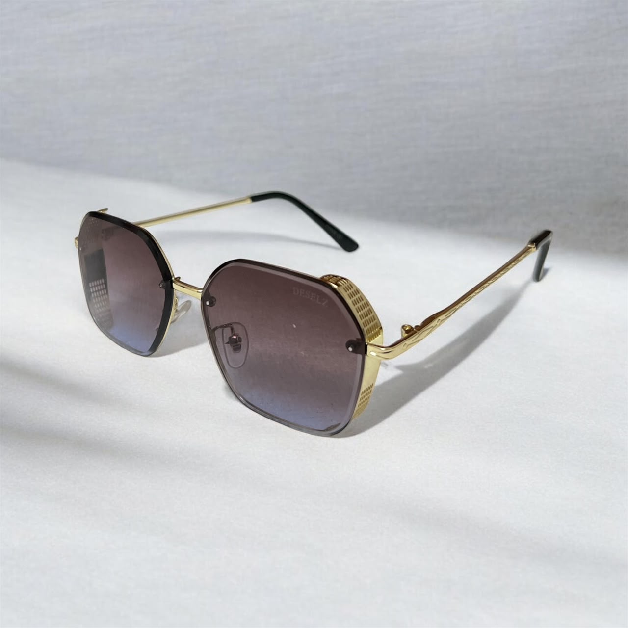 Lunettes de Soleil Polygonales Sans Monture – Branches Dorées