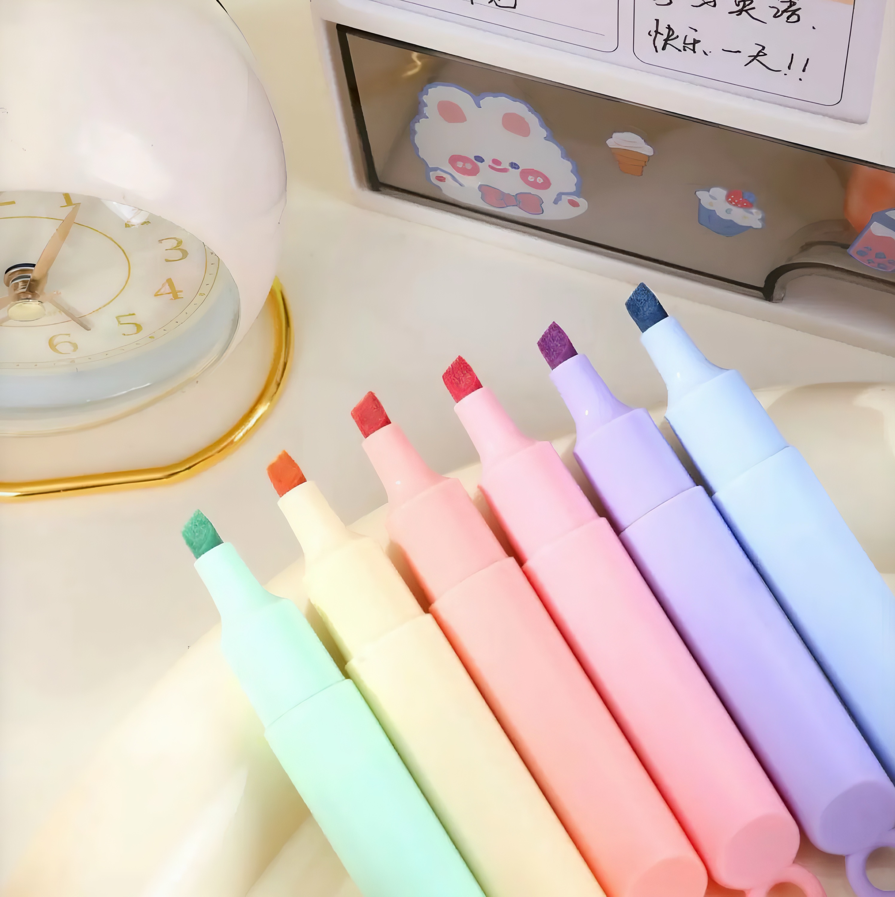 Highlighter perfume store